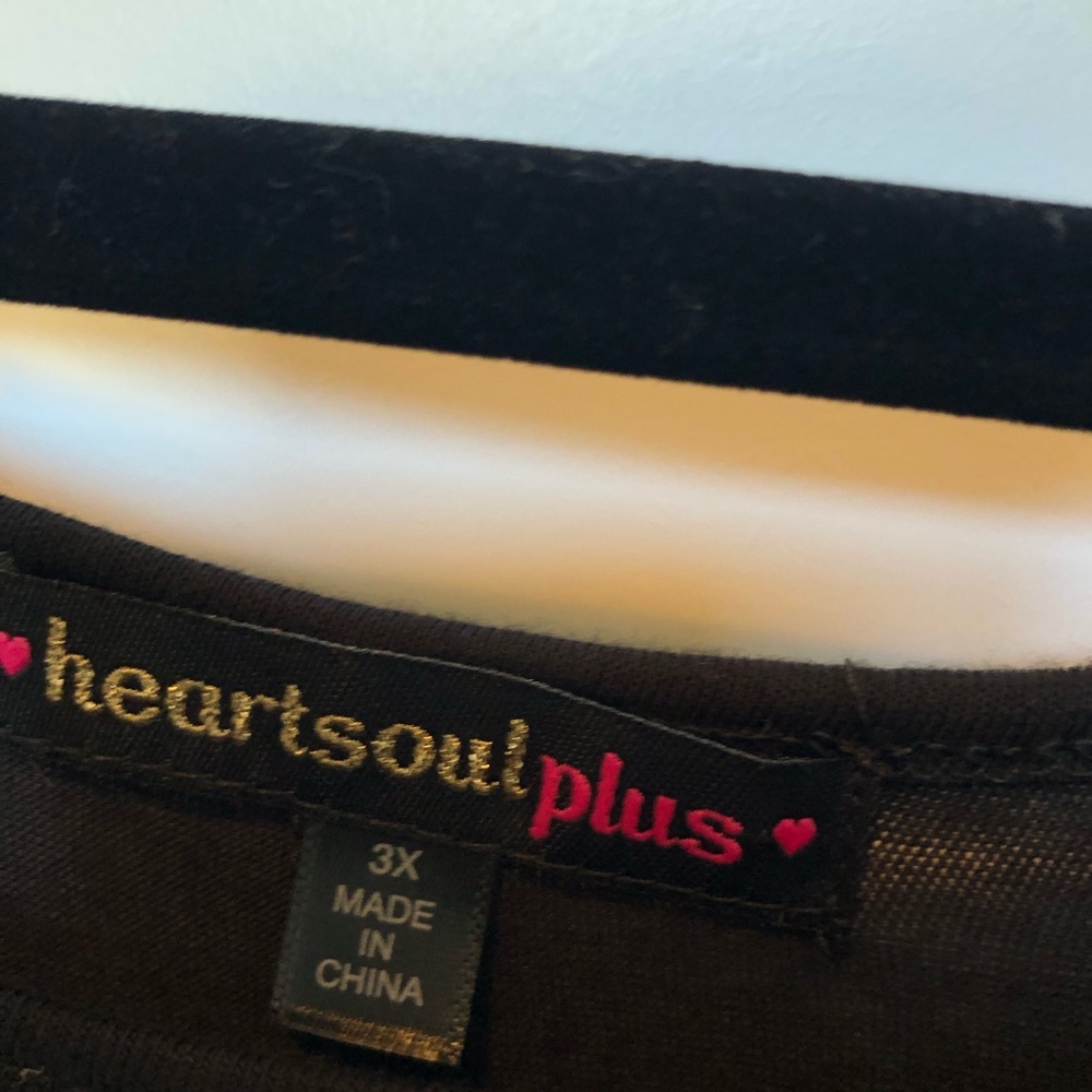 Black top never worn, no tags